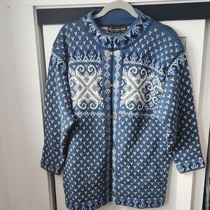 100% Wool Vintage Handmade Women's Blue and White Cardigan Sweater